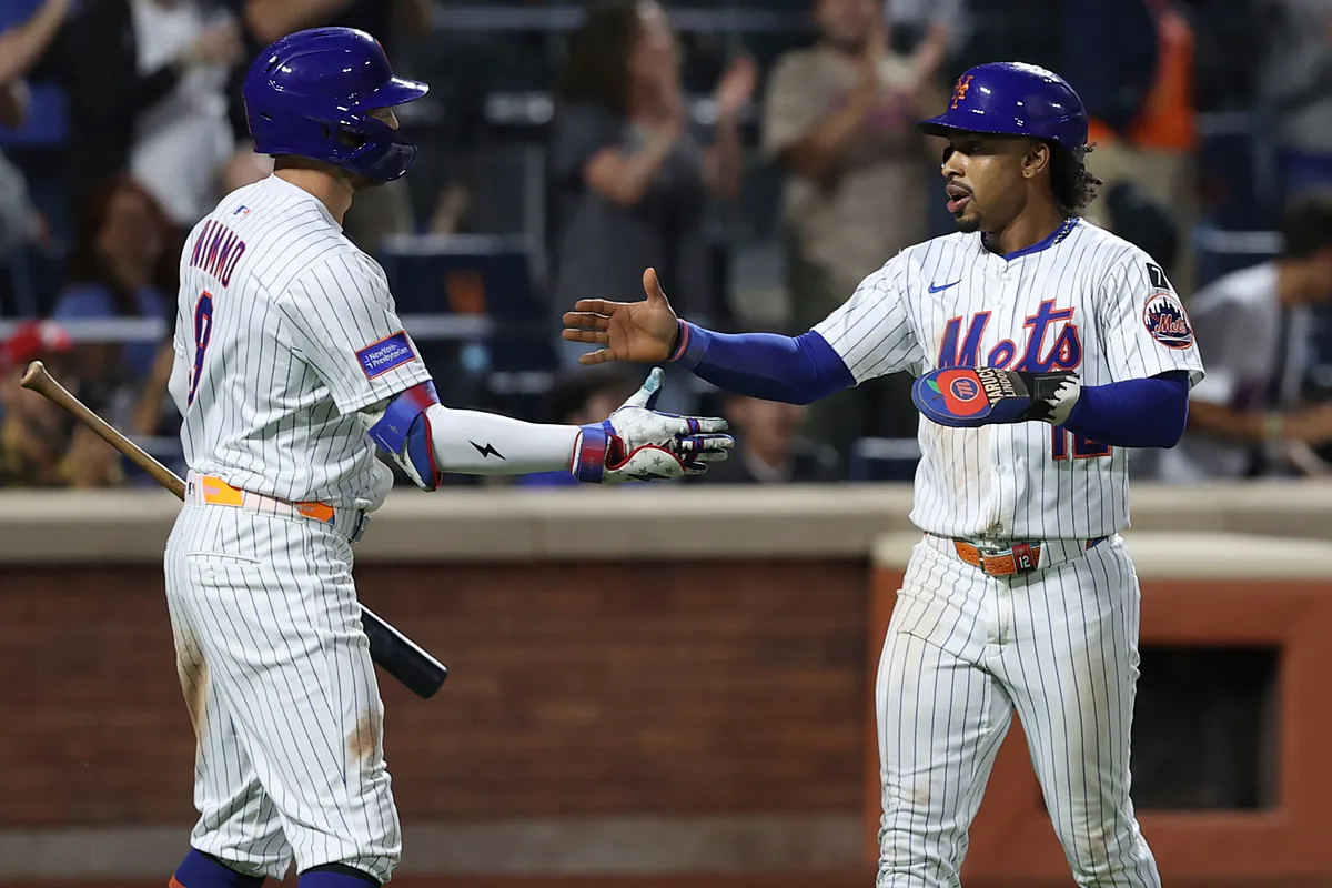 Mets Roar Back: Mendoza’s Magic Ignites Playoff Push, Phillies Swept Aside