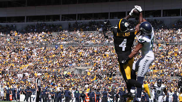Steelers Star Doesn't Hold Back in Bold Aaron Rodgers Statement - Newsweek