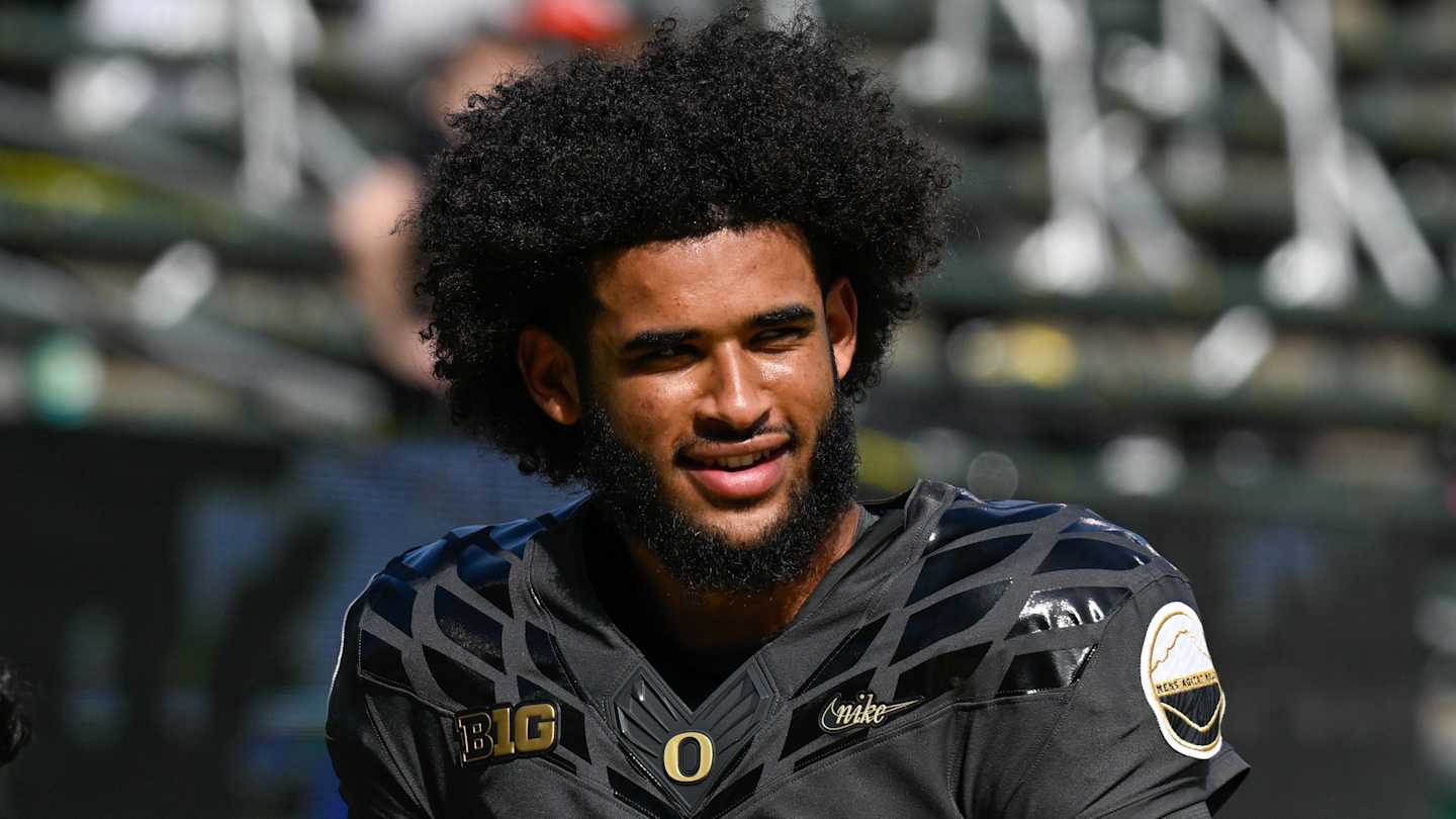 Dante Moore Drawing Jordan Love Comparisons Ahead of Marquee Penn State Showdown