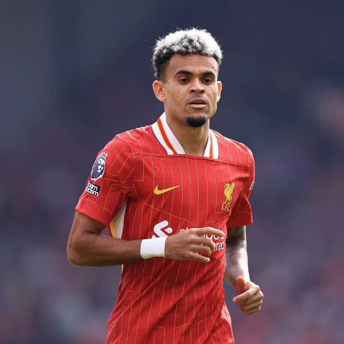 Liverpool issues immediate response to Bayern Munich transfer approach for Luis Diaz