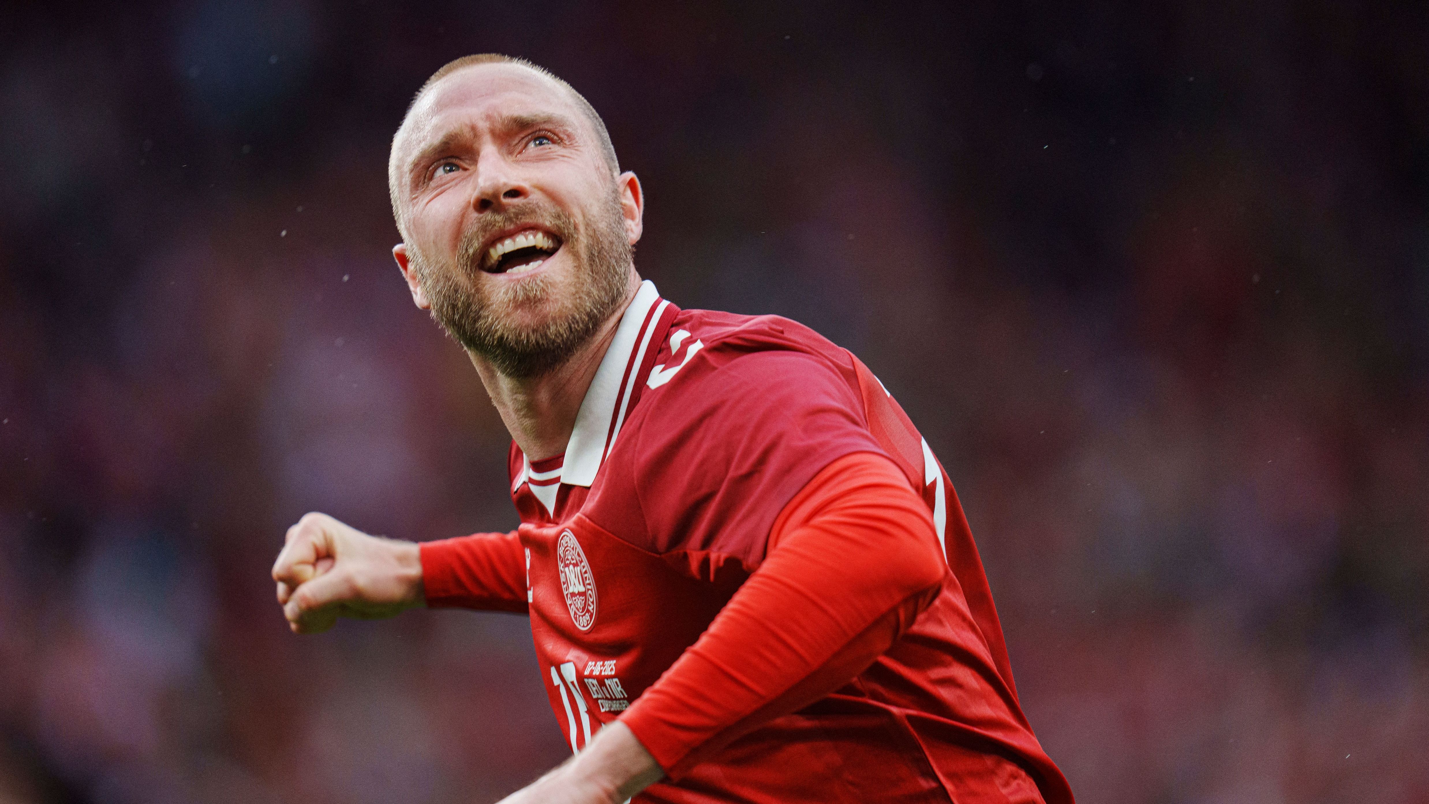 Christian Eriksen's 'incomprehensible' choices questioned after Wrexham snub - with ex-Tottenham & Man Utd star still a free agent - Yahoo Sports